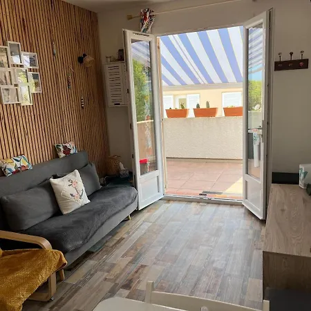 Climatise Avec Terrasse, Proche Grazel Apartman *