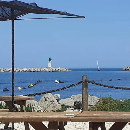 Climatisé Avec Terrasse, Proche Grazel Apartamento
